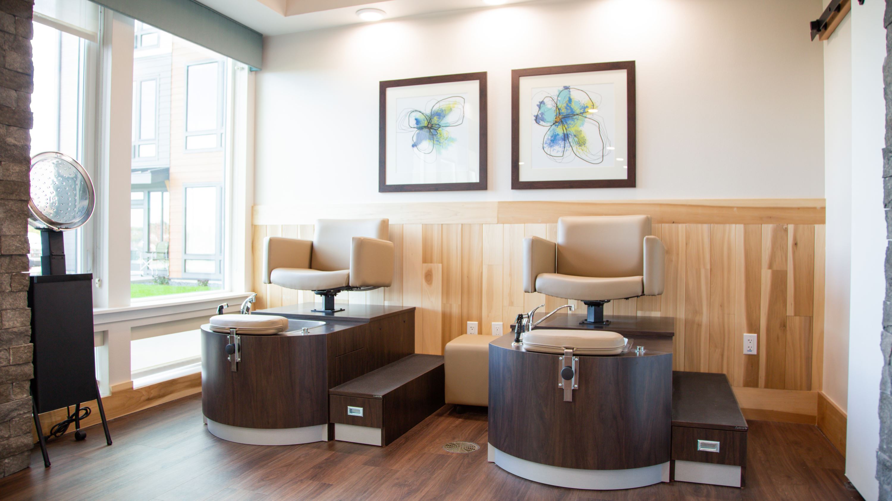 Riverwalk Salon 2